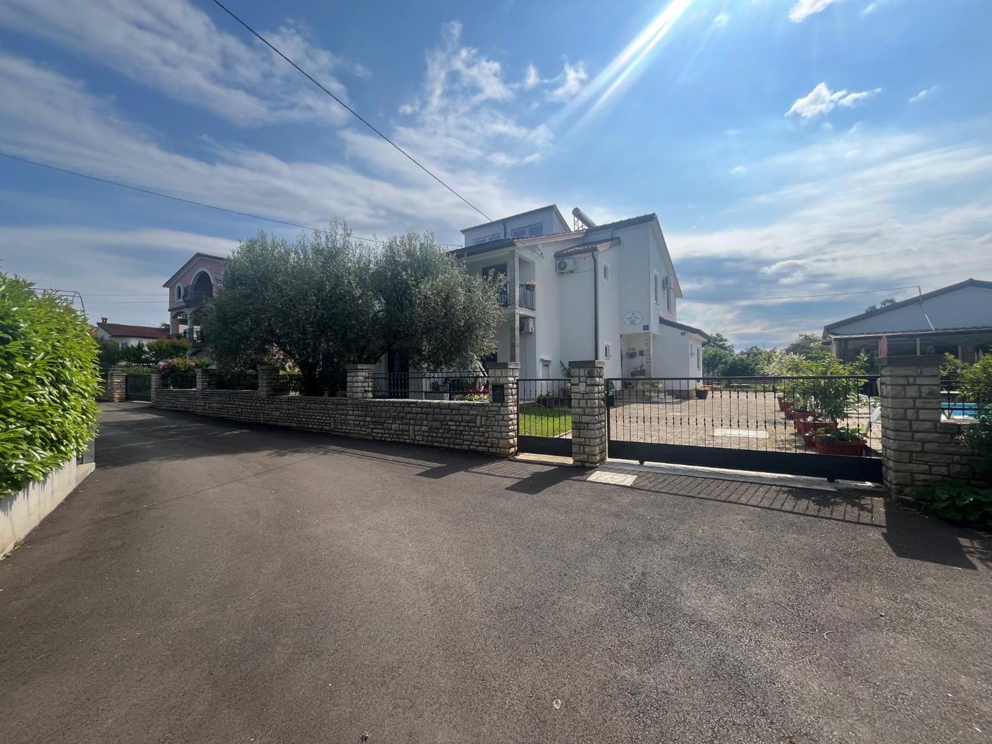 Guest House Sosi Umag Exterior photo